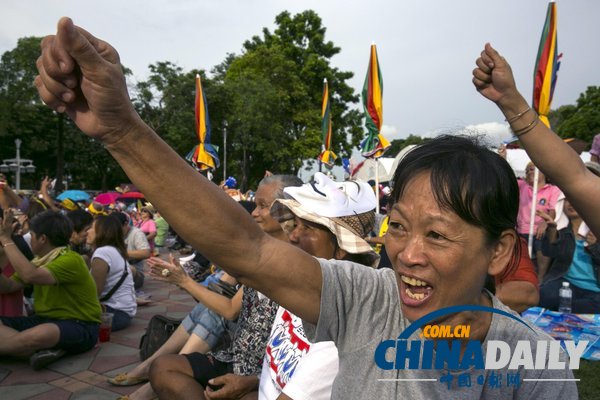 泰國再現(xiàn)反政府示威集會 數(shù)千人參加（組圖）
