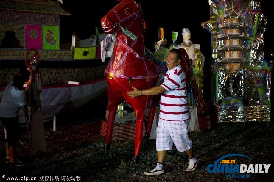 馬來西亞華裔迎“鬼節(jié)” 民眾“驚悚”狂歡（高清組圖）