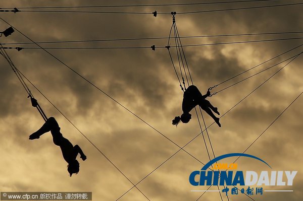 感受美國紐約秋千學(xué)校 空中搖蕩驚心動魄（組圖）