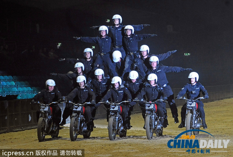 2013屆英國(guó)軍事錦標(biāo)賽 士兵們各顯獨(dú)門絕技