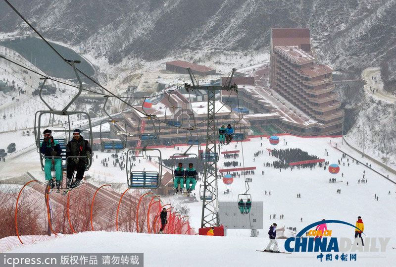 朝鮮馬息嶺滑雪場前后對比不一致疑似經(jīng)過ps處理