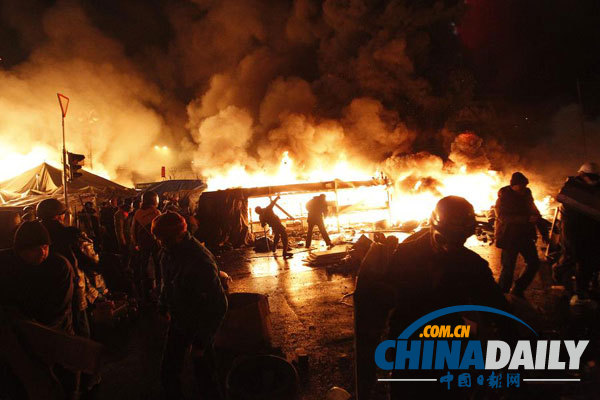 烏克蘭暴力沖突致14人喪生 反對(duì)派與總統(tǒng)展開(kāi)對(duì)話