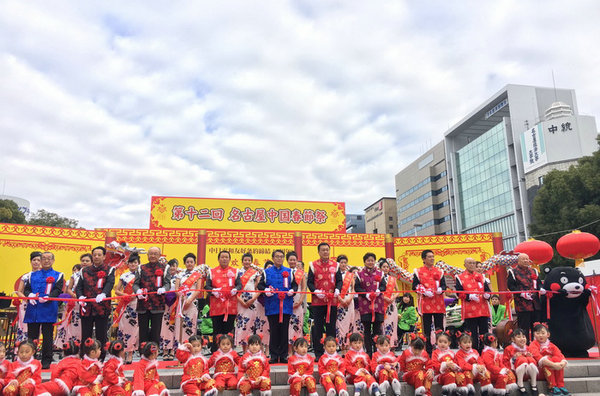 這些年，春節(jié)已經(jīng)走出國門，各國都在跟我們一起過年