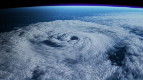 Super typhoon hits Hong Kong 臺(tái)風(fēng)“天兔”侵襲香港