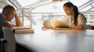 英國哪所大學的學生讀書賣力？