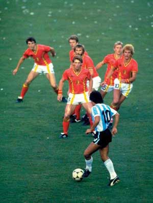 Messi VS Maradona 梅西能否成為馬拉多納第二？