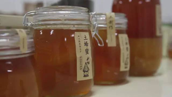 你的烤馕、野蜂蜜和土雞蛋到了?？瓷衬〈迦绾瓮孓D(zhuǎn)電商丨解碼中國