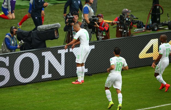 球進(jìn)了！Goooooal！世界杯慶祝方式大盤點(diǎn)（組圖）