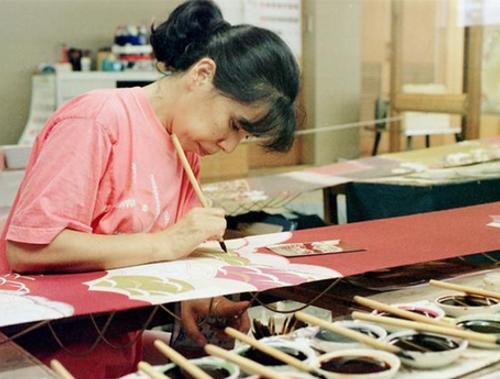 日本職場(chǎng)變化大，女性獲益多