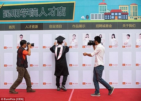 就業(yè)難？淘寶“賣”畢業(yè)生，1000元可拍！