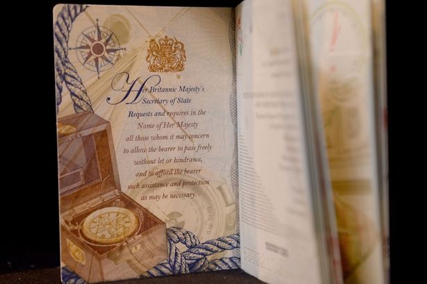 英新護照設(shè)計發(fā)布 你能認出多少英國風(fēng)物人情？