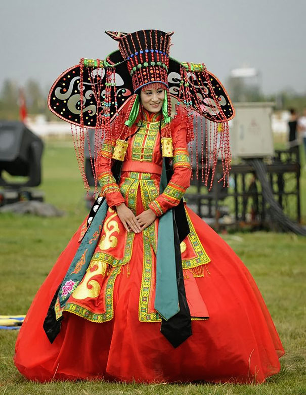 世界各地的傳統(tǒng)結(jié)婚服飾長啥樣？（組圖）