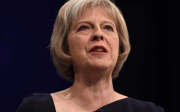 英國首相：鞋子是最愛，對鼻子不滿意