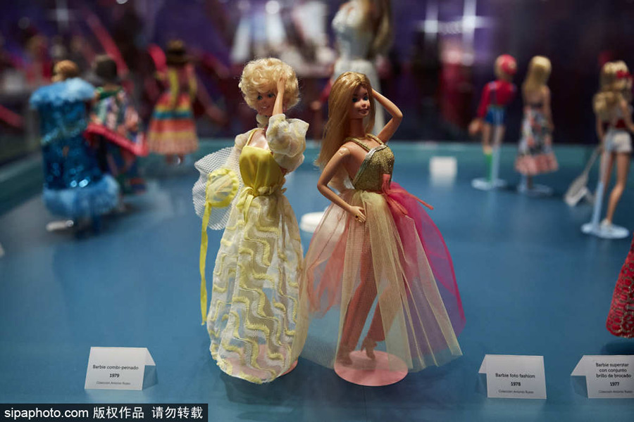 從公主到明星種類(lèi)俱全 西班牙芭比娃娃展覽一圓少女兒時(shí)夢(mèng)（組圖）
