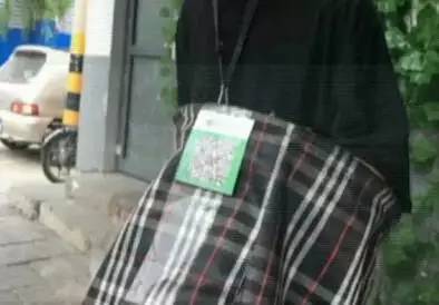 沒零錢？乞討者自帶二維碼