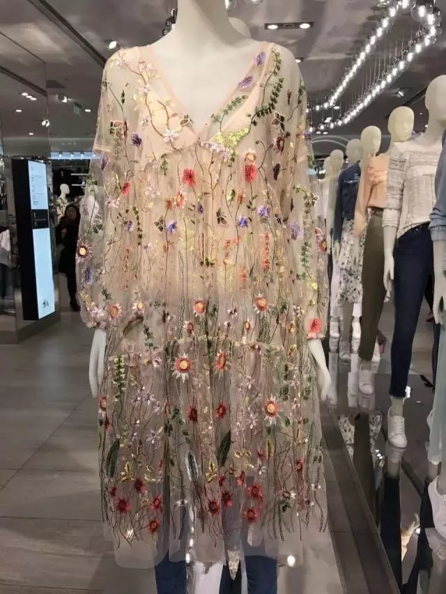 《權(quán)力的游戲》女主們的高定服裝燒到了時尚圈（組圖）