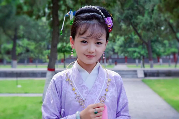 小戲骨版《紅樓夢》演技炸裂，眼角眉梢都是戲，哪個萌娃最得你心？