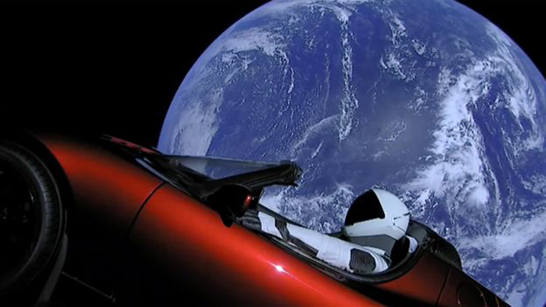 SpaceX獵鷹重型火箭首飛成功！馬斯克的特斯拉跑車上太空了