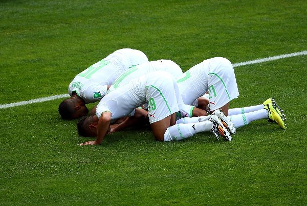 球進(jìn)了！Goooooal！世界杯慶祝方式大盤點(diǎn)（組圖）