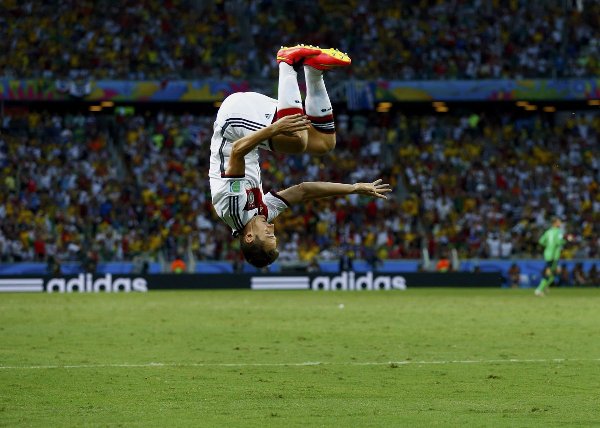 球進(jìn)了！Goooooal！世界杯慶祝方式大盤點(diǎn)（組圖）