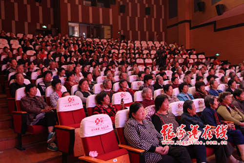 Plum Blossom Award winners entertain Zhangjiagang residents