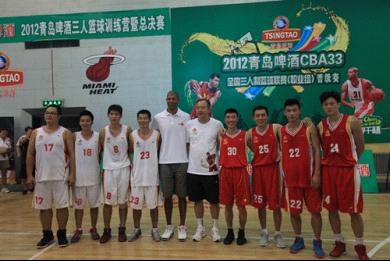 巴蒂爾PK“歪脖子機槍”青島啤酒CBA33現(xiàn)場收徒