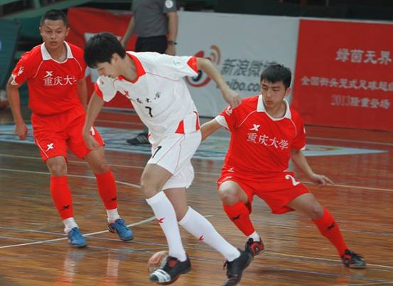 特步大五聯(lián)賽重慶賽區(qū)落幕 重慶大學狂勝奪冠
